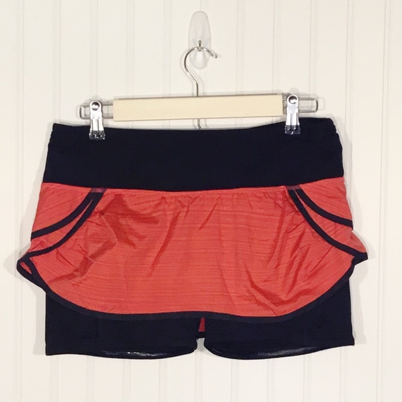 lululemon athletica Pants - LULULEMON SHORTS SIZE 8